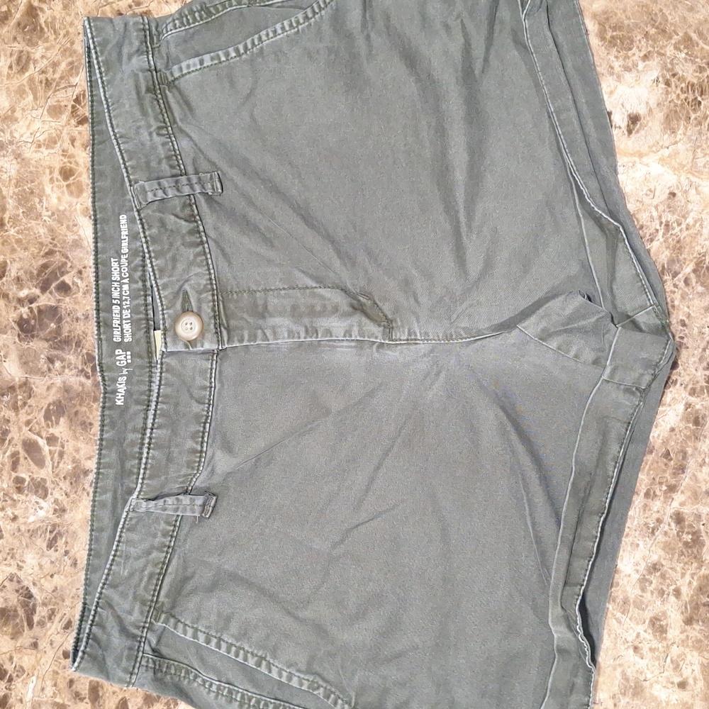 KHAKIS BY GAP SHORTS
